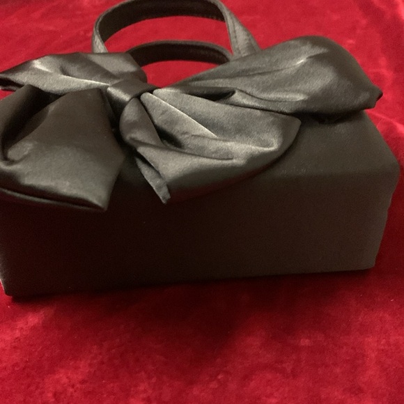 Black Small Evening Party Box Purse with Large Bow Detail and Hand Strap - Picture 2 of 7